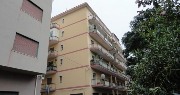 VENDESI Appartamento Zona Viale Calabria REGGIO CALABRIA
